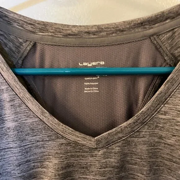NWT Layer 8 Performance Tee Gray V-neck Size Large - Picture 7 of 9